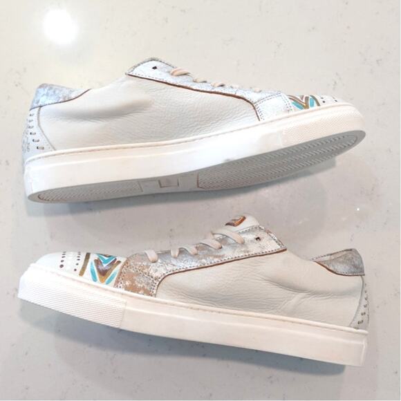 Sundance Karma of Charme Italian Handpainted Leather Sneakers - Picture 14 of 15
